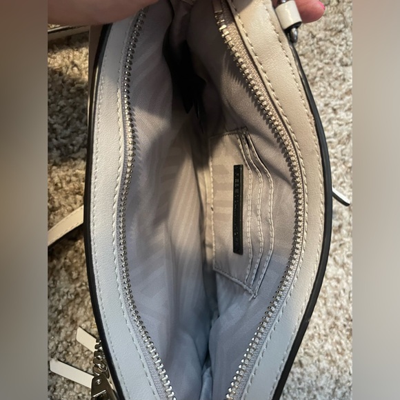 Rebecca Minkoff  Crossbody With Adjustable  Strap EXCELLENT CONDITION - Picture 13 of 13